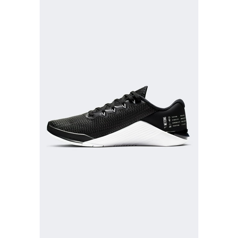 Nike metcon hotsell 5.5