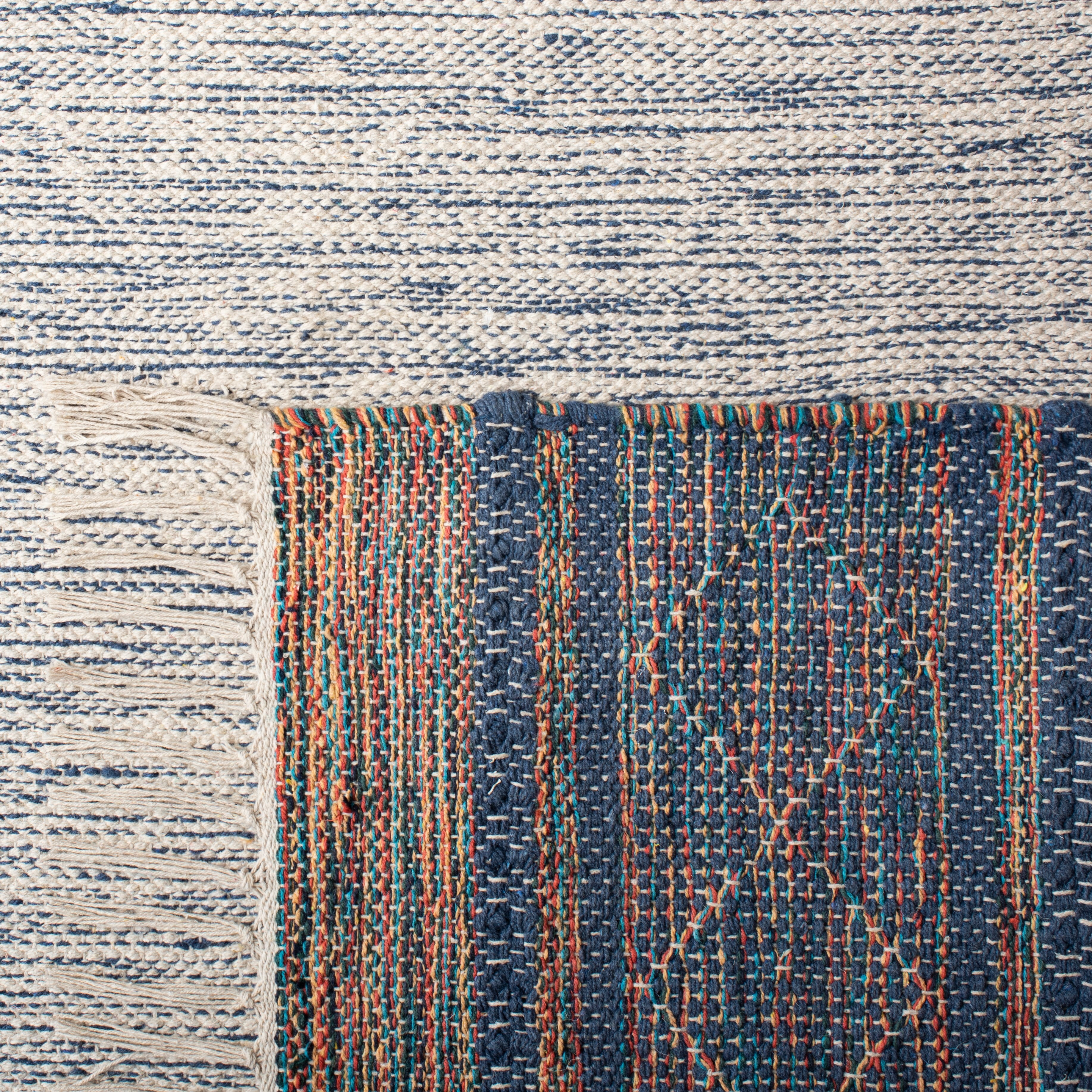 SAFAVIEH Montauk Phipp Southwestern Cotton Area Rug, Navy/Beige, 6' x 6' Square