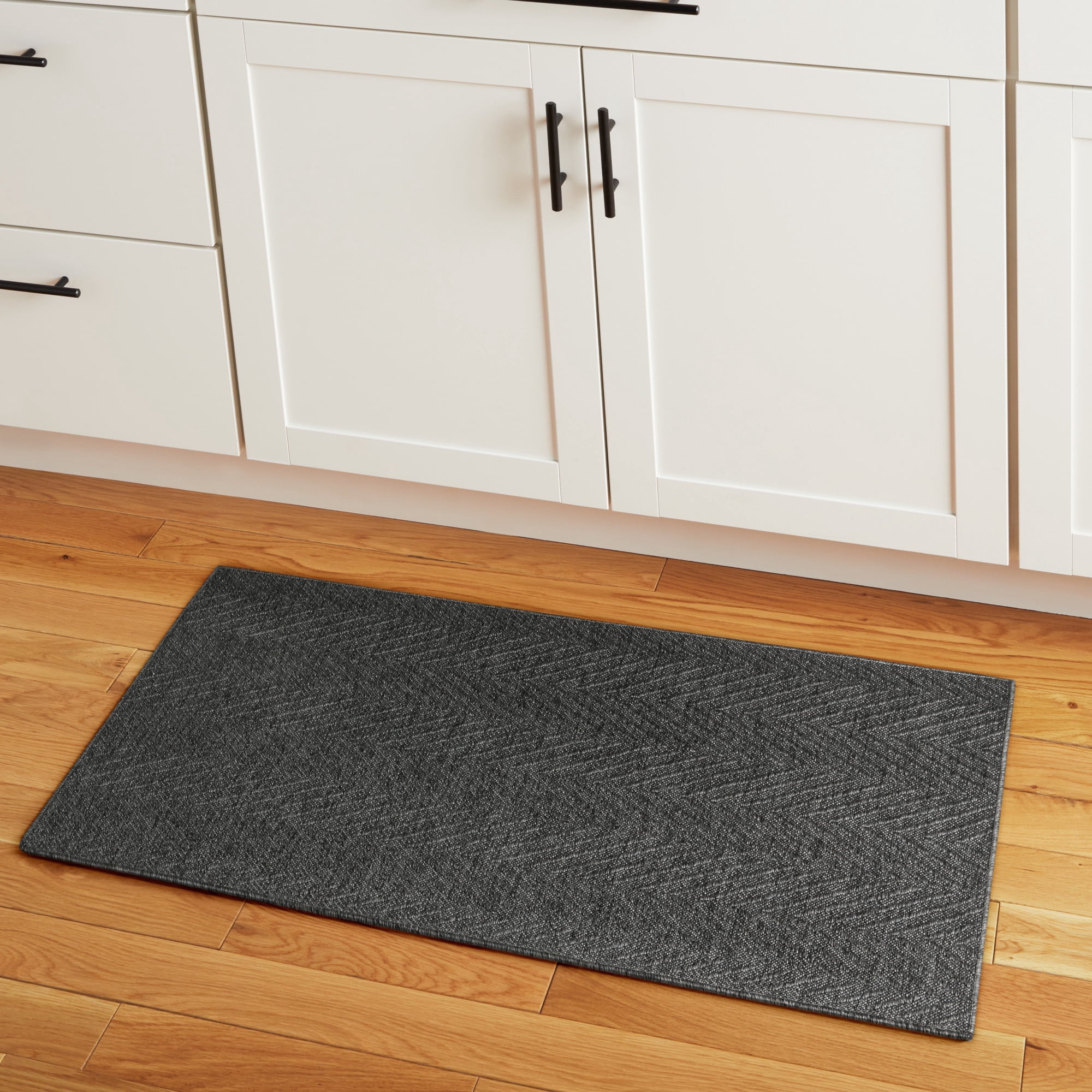 TOWN & COUNTRY BASICS Pax Herringbone Textured Solid Everwash® Washable Area Rug, Low Pile, Non-Slip Backing, Easy Clean Pet & Family Friendly Rug, Dark Grey, 1'11"x2'11"