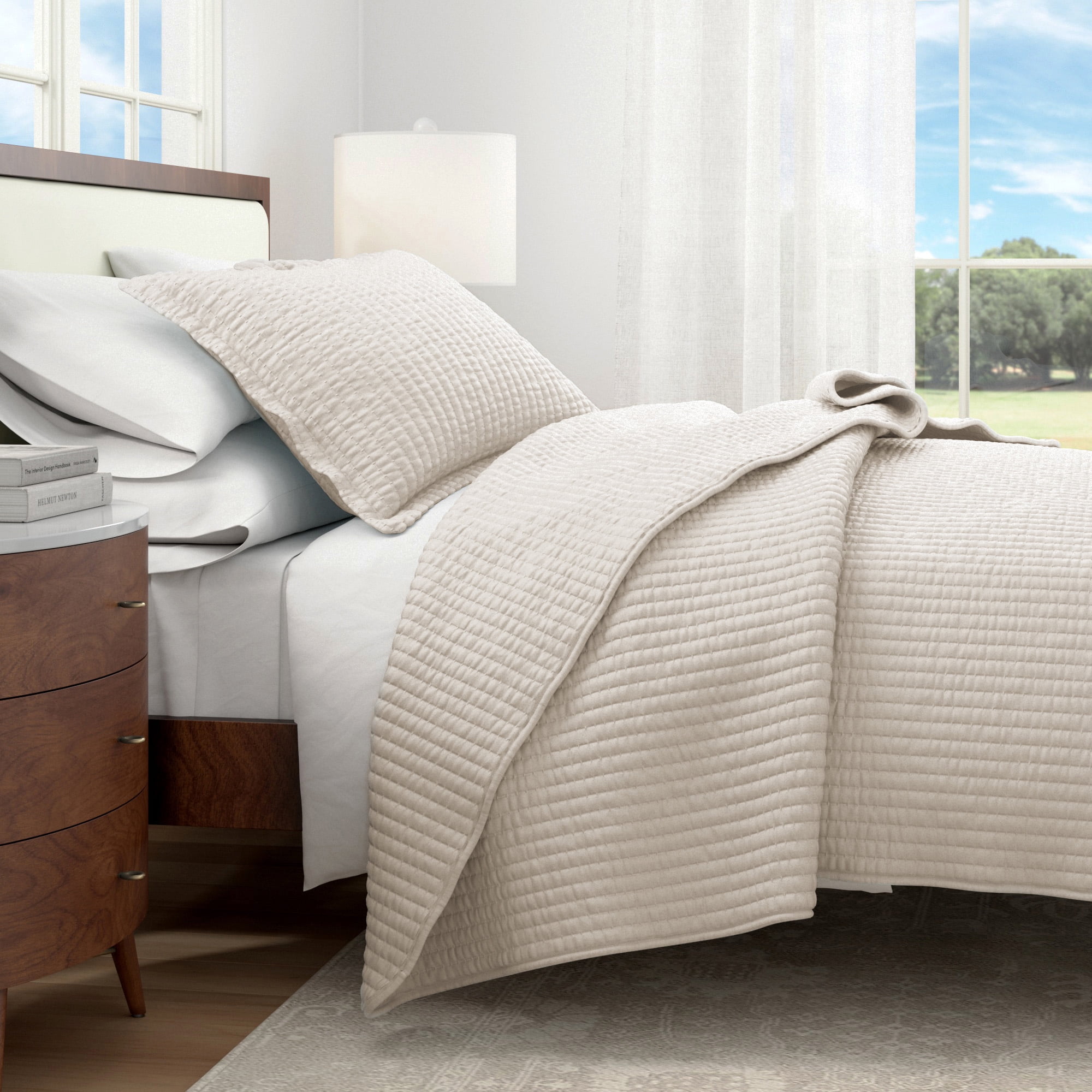 Great Bay Home Detailed Channel Stitch Microfiber All-Season Quilt Set With Shams (King, Light Gray)