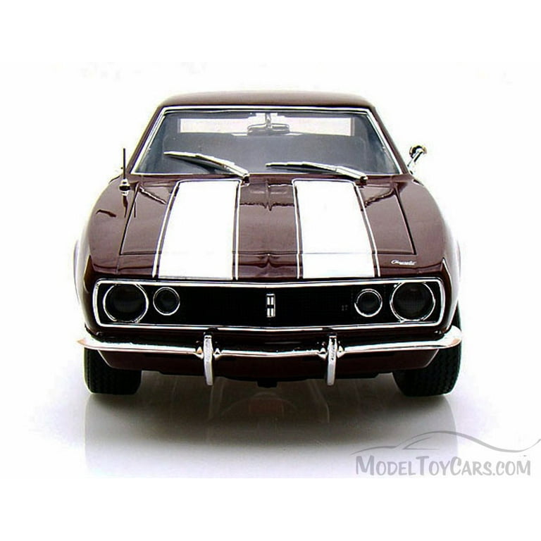 2024年のクリスマスの特別な衣装 1967 Chevy Camaro Z/28, Madeira Maroon - Auto World ERTL 乗用車