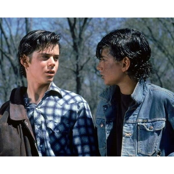 The Outsiders 1983 C.Thomas Howell & Ralph Macchio in woods 4x6 inch photo
