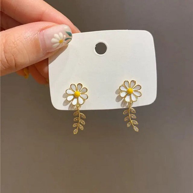 Collar de cadena de clavícula de Margarita de flores para mujeres y niñas, Gargantilla corta dulce de estilo coreano, joyería nupcial de boda, cadena de cuello