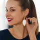 thumbnail image 3 of Pendientes exquisitos para mujer, pendientes retro populares, pendientes largos de hoja hueca a la moda, 3 of 4