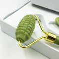 thumbnail image 3 of Rodillo de Jade y juego de Gua Sha, rodillo de masaje, tablero Guasha, cabezales dobles, masajeador de rodillo de belleza Jade StoneJade, 3 of 5