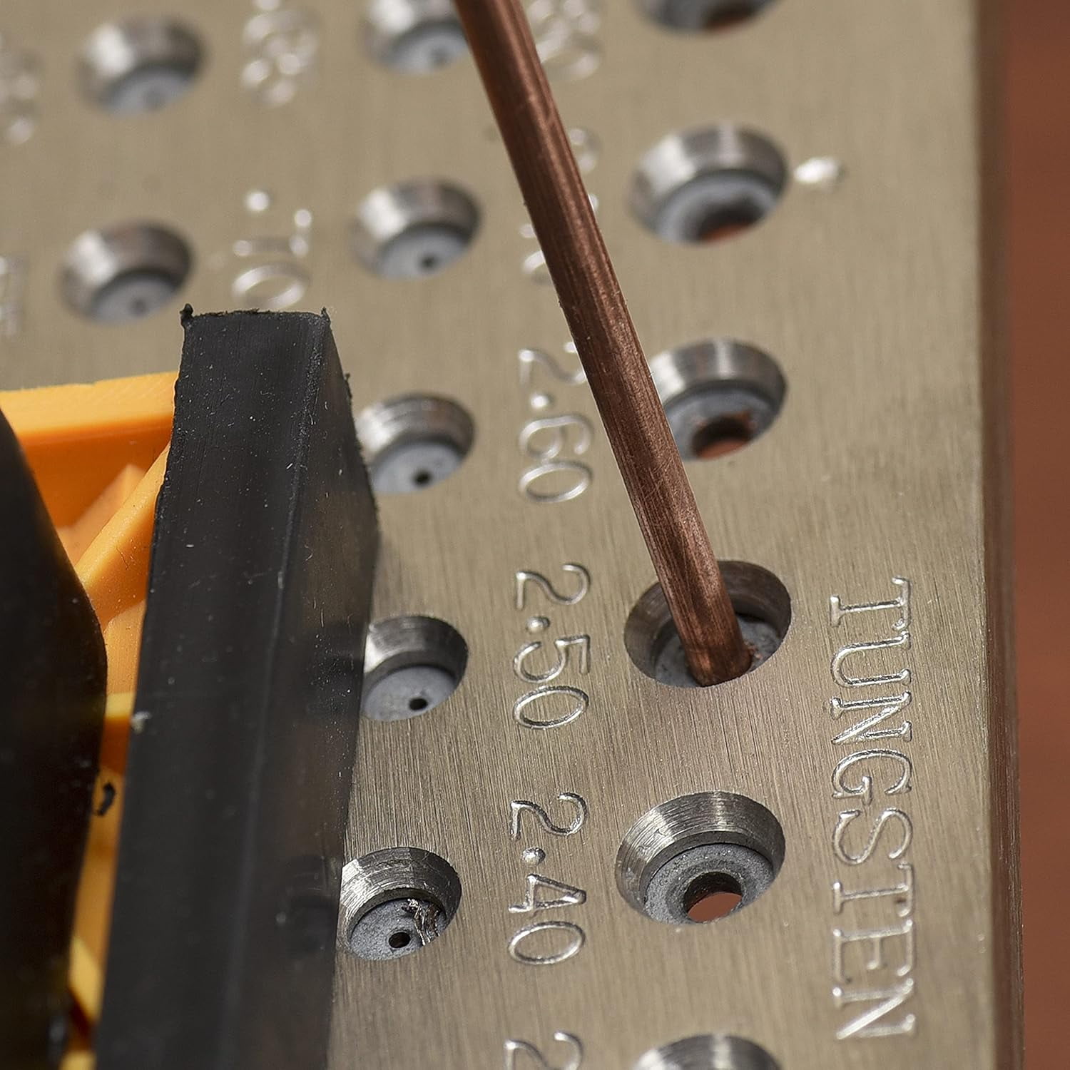 The Beadsmith Tungsten Drawplate, 39 Hole 2.8mm-0.26mm