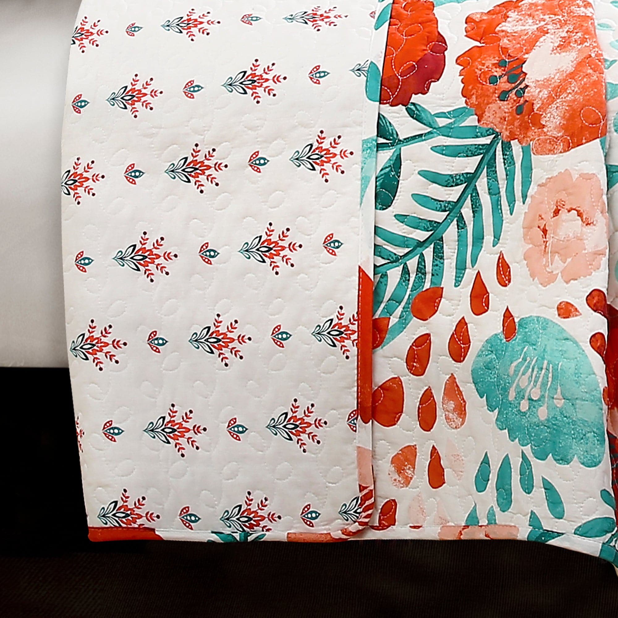 Lush Decor Poppy Garden Floral Cotton Reversible Quilt, King, Navy, 3-Pc Set