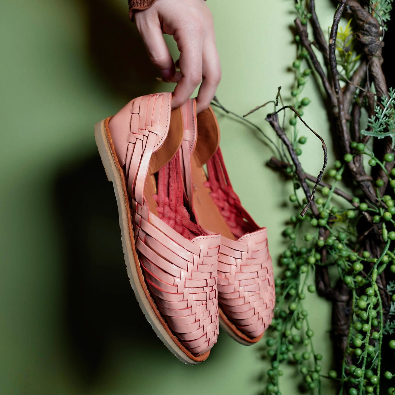 bearpaw womens silvia huarache sandals