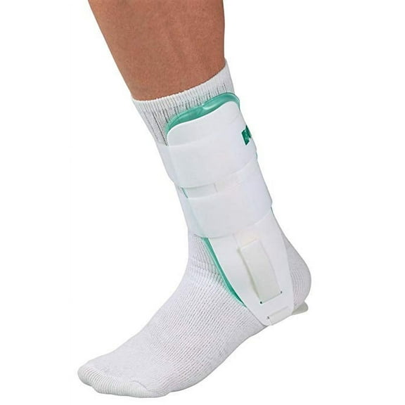 Mueller Gel Ankle Brace, Cold Therapy, White, One Size Fits Most (Fits right or left ankle)