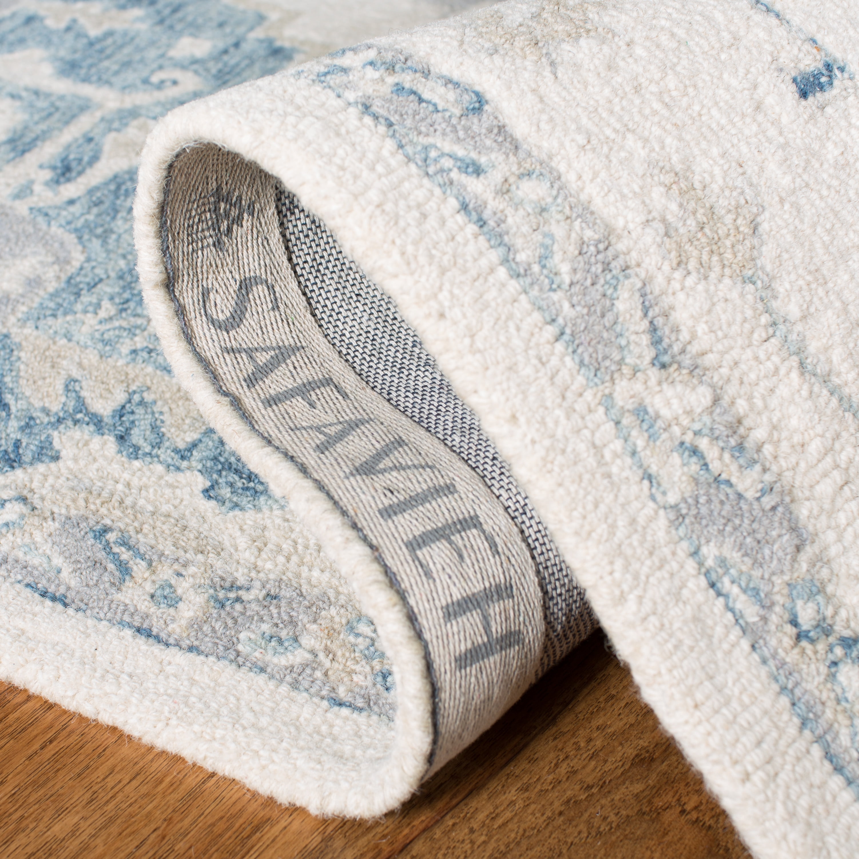 Safavieh Micro-Loop Braylon Floral Area Rug, Ivory/Navy, 6' x 9'