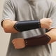 thumbnail image 2 of Jumpingount Brazales de guardias de brazo medievales Vambraces Cosplay de disfraces de cuero de imitación Ropa, zapatos y accesorios Miscelánea marrón Jumpingount PS15869-02, 2 of 6