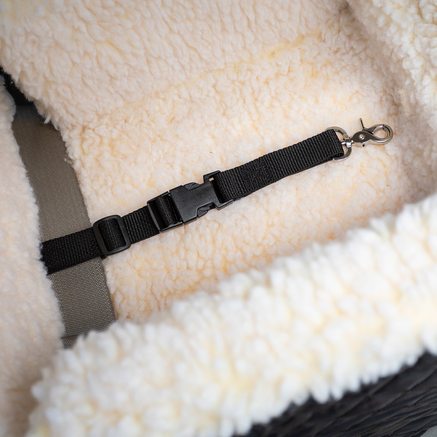 Snoozer Pet Products Luxury High-Back Console Dog Car Seat, Large,  Black, Luxury Microsuede