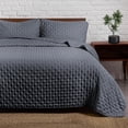 thumbnail image 1 of Dreamlab Colcha Ligera con 2 Fundas de Almohada, Capitonado, Ultra Suave. Hipoalergénico. Edrecolcha para Cama. Edredón para Verano y Todas las Estaciones. (King Size 275 x 240 cm,Trébol,Azul Calmado), 1 of 1