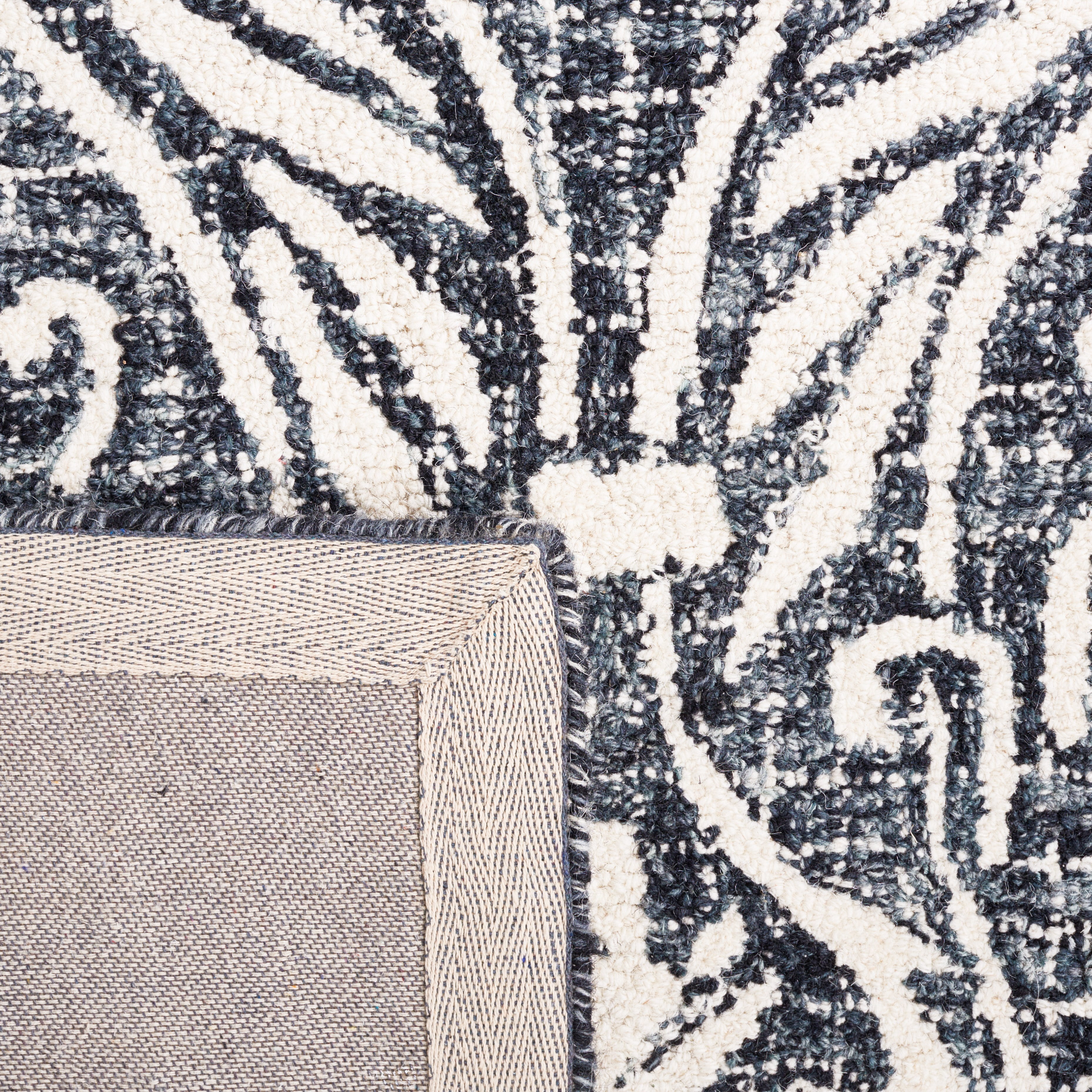 SAFAVIEH Abstract Constantine Damask Wool Area Rug, Ivory/Navy, 6' x 6' Round
