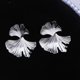 thumbnail image 3 of Pendientes de hoja de Ginkgo – Pendientes de flores chapados en oro de 14 quilates para mujer – Pendientes grandes vintage hipoalergénicos – Pendientes colgantes de forma irregular regalo para niñas –, 3 of 3