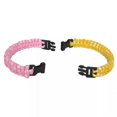 thumbnail image 2 of Pulsera trenzada de cuerda de paracaídas con cierre de clip de plástico. Se puede convertir en una cuerda resistente a roturas en caso de emergencia., 2 of 5