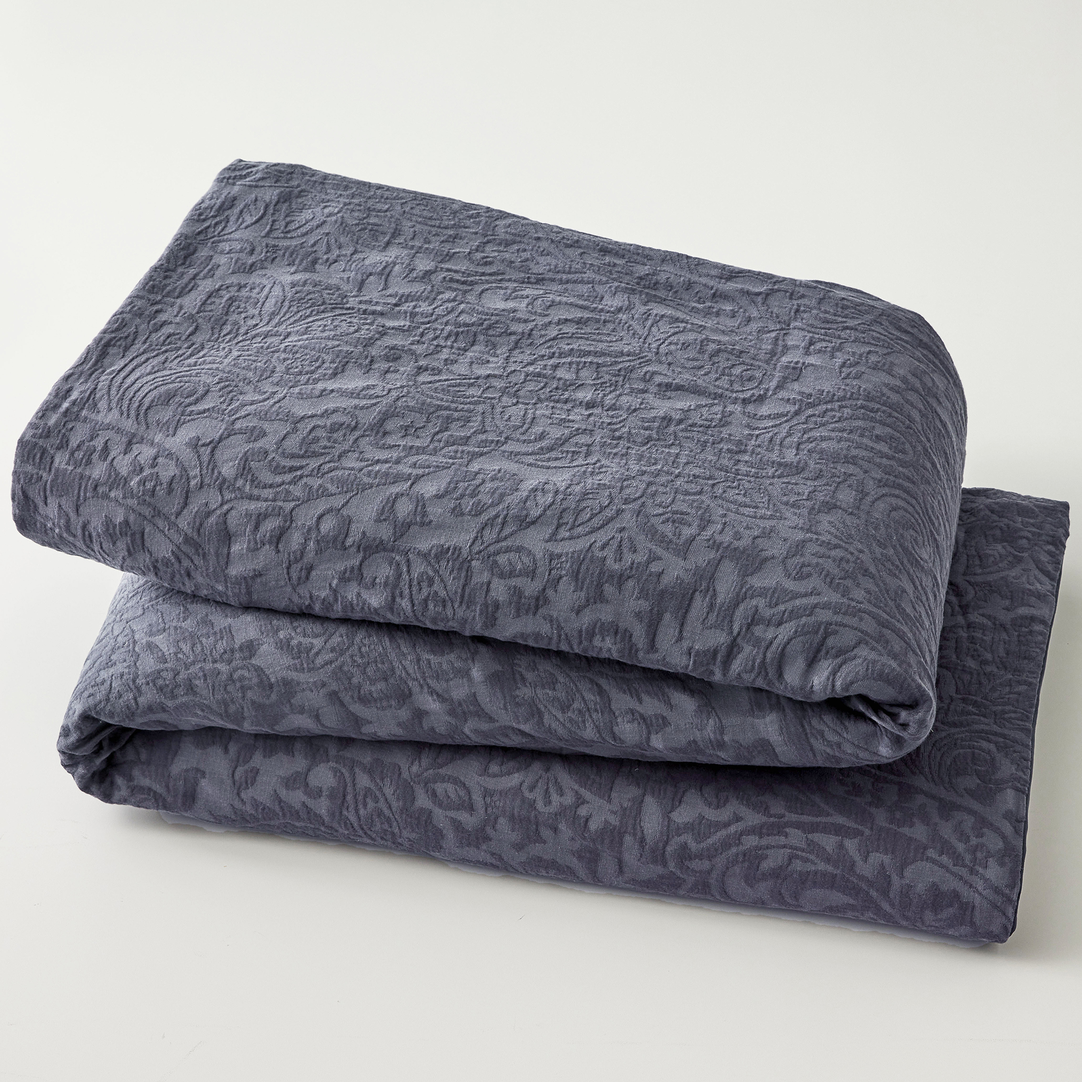 Better Homes & Gardens Paisley Matelasse 3-Piece Duvet Cover Set, Grey, Full/Queen