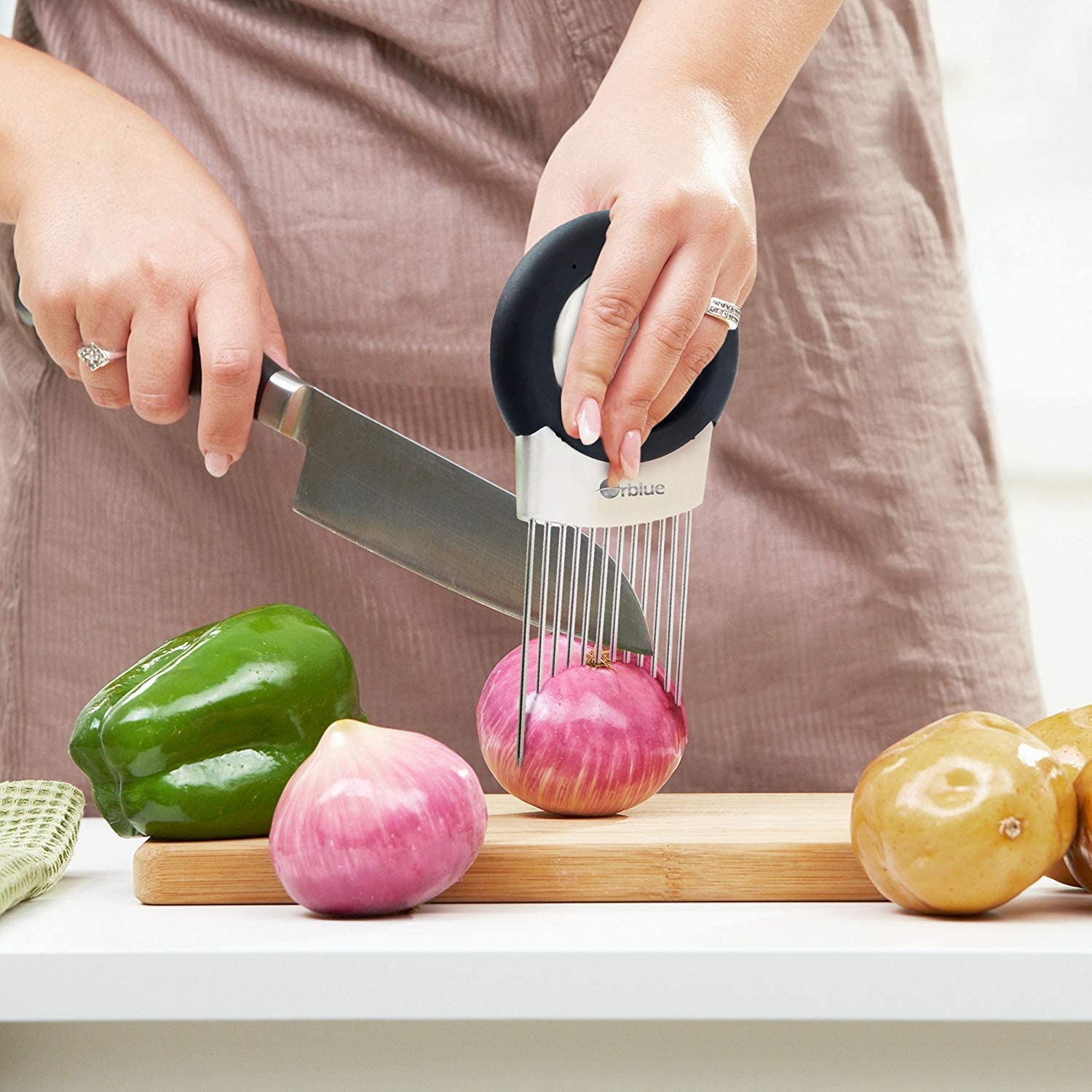 Orblue All-In-One Onion Holder Onion Slicer and Chopper with Stainless  Steel Odor Remover