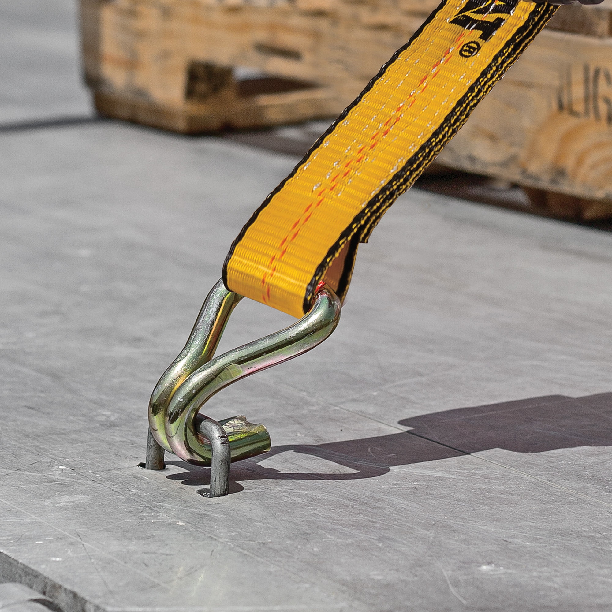 Cat 980068N Cat 980068N Heavy Duty Ratcheting 27 ft. 3333 lbs Truck Tie Down Strap J Hooks