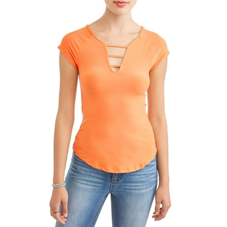 Juniors' Printed Peached Lattice V-Neck Short Sleeve T-Shirt