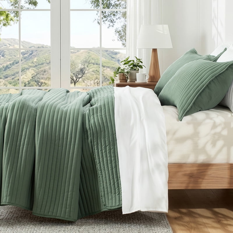 Exclusivo Mezcla Full Queen Quilt Bedding Set, Stripe Stitching Dark Green Quilts Queen Size for All Seasons, Soft Lightweight Microfiber Bedspreads Coverlets Bed Cover, 90"x96"