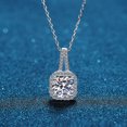 thumbnail image 1 of Collar de moissanita de plata con colgante de diamante Mosan Princess Square Bag y cadena de clavícula chapada en platino con microincrustaciones, 1 of 2