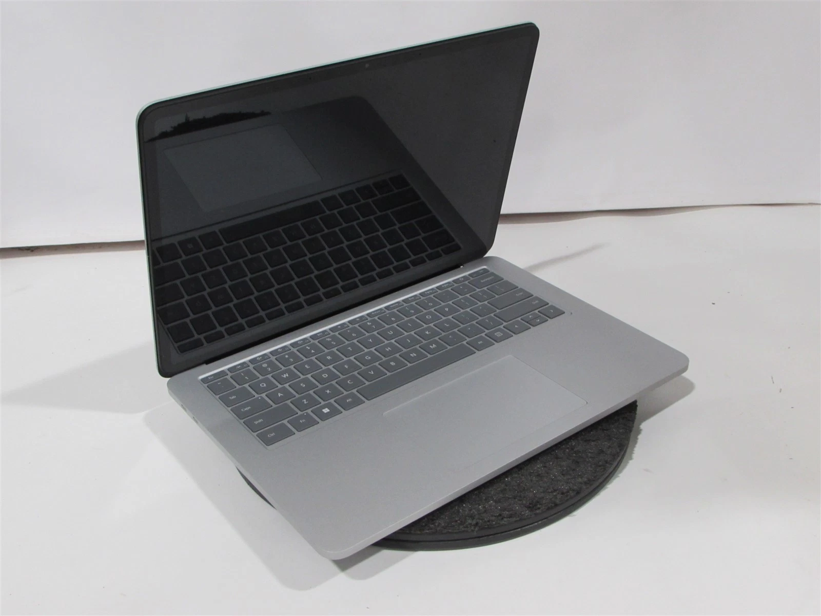 Restored Microsoft Surface Laptop Studio 2-in-1 Laptop (2023) Core i7 - 13800H 1TB SSD Hard Drive - 32GB RAM (Refurbished)
