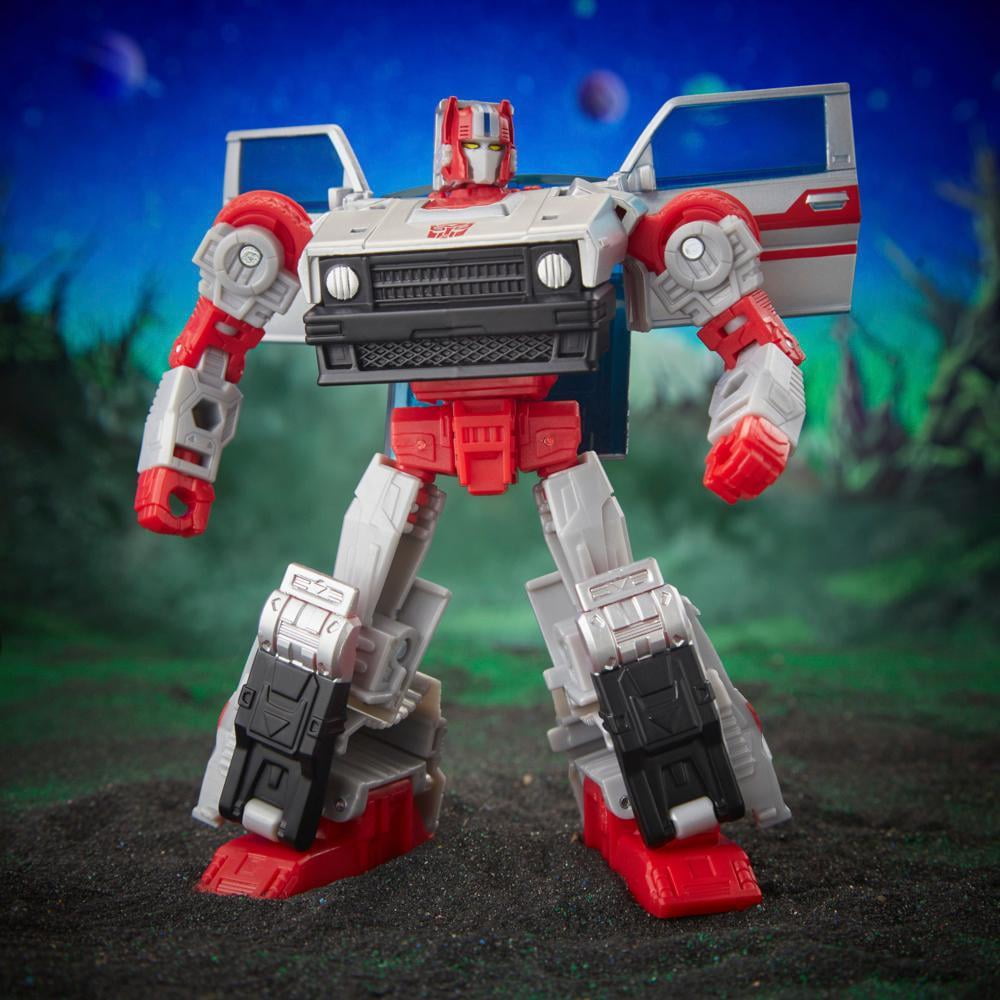 Transformers: Legacy Evolution Crosscut Kids Toy Action Figure for Boys and Girls Ages 8 9 10 11 12 and Up (5.5”)