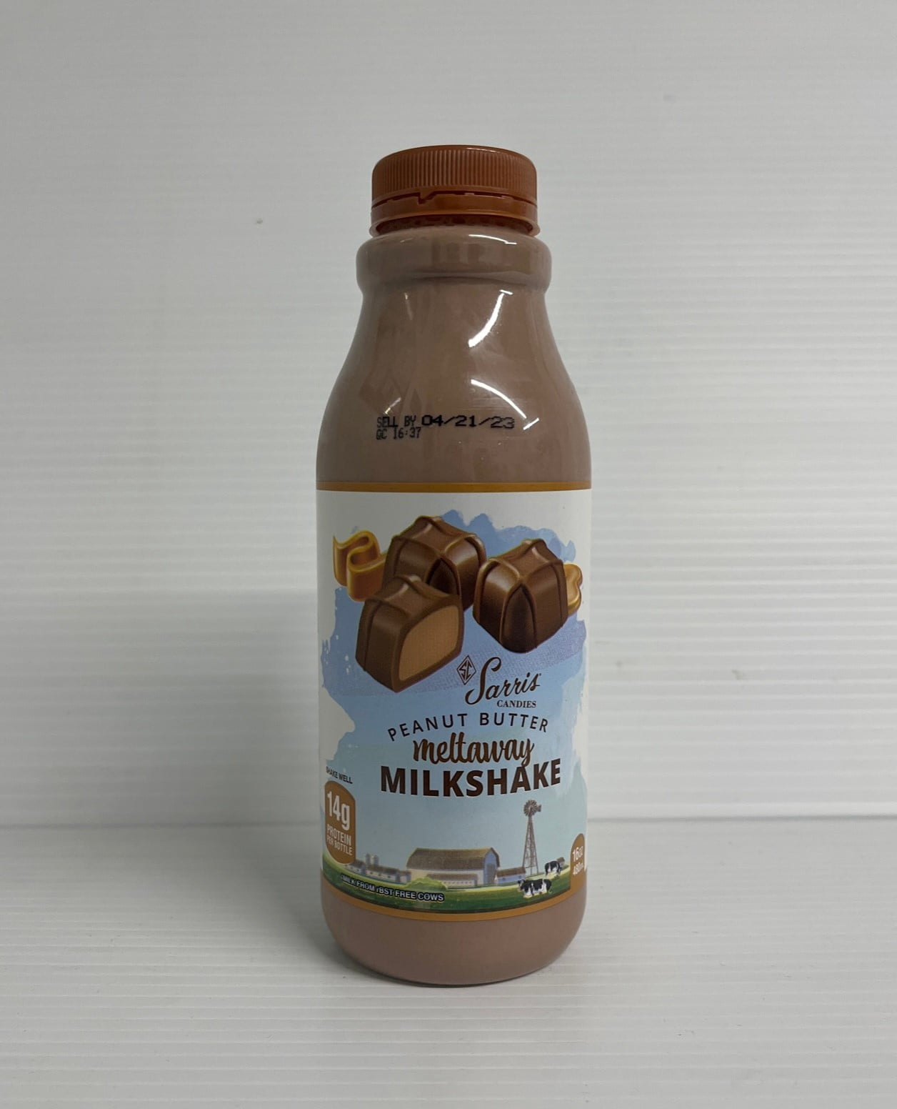 Sarris Candies, Peanut Butter Meltaway Milkshake, Pint Bottle, Plastic