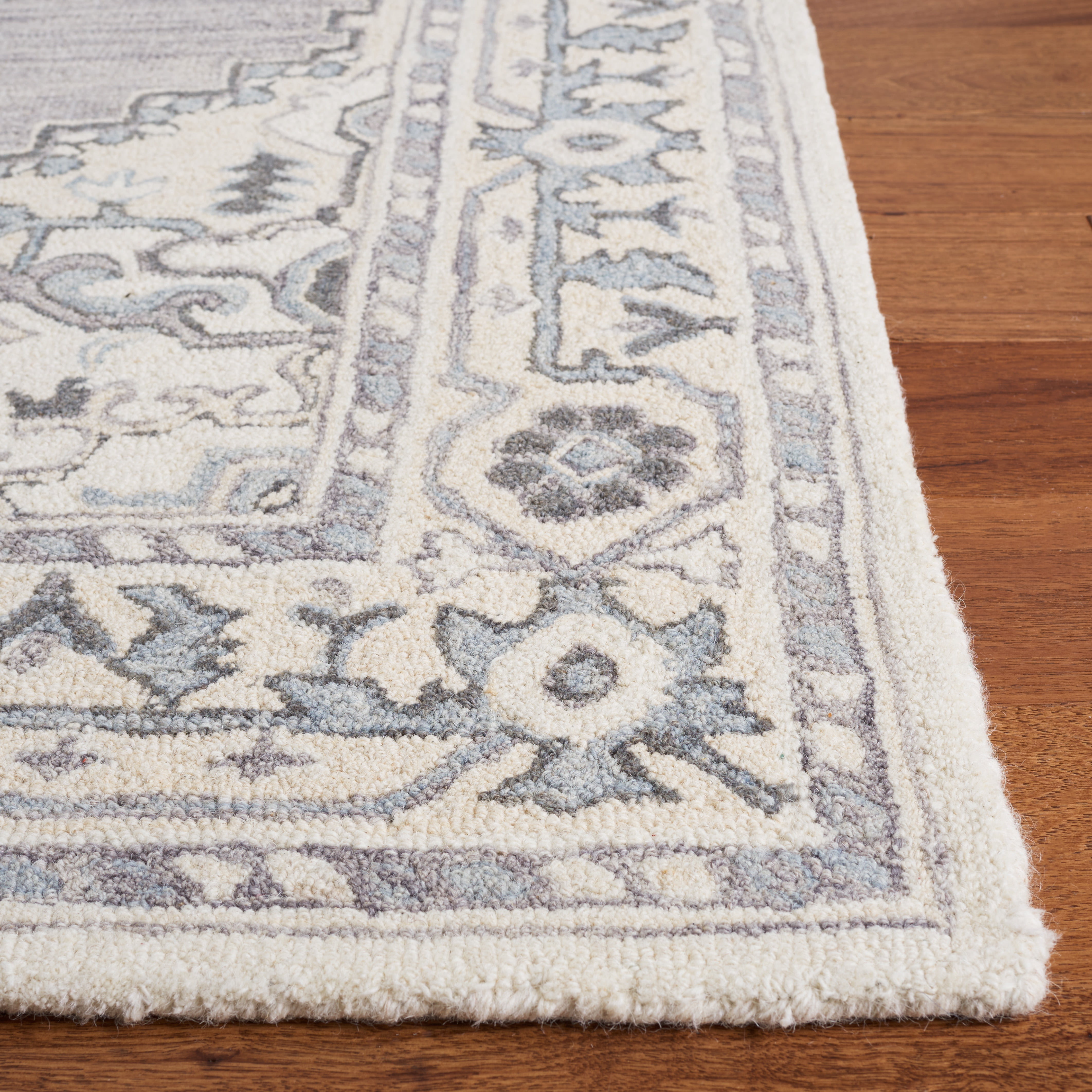SAFAVIEH Metro Bevis Medallion Area Rug, Grey/Ivory, 4' x 6'
