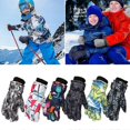 thumbnail image 2 of Guantes de esquí cálidos de invierno para niños y niñas, guantes de snowboard impermeables y resistentes al viento, talla M de 4 a 8 años, color verde, 2 of 5