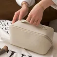 thumbnail image 3 of Bolsa de maquillaje grande de Nécessaire Cosmetics, espaciosa, color crema, para mujer, 3 of 8