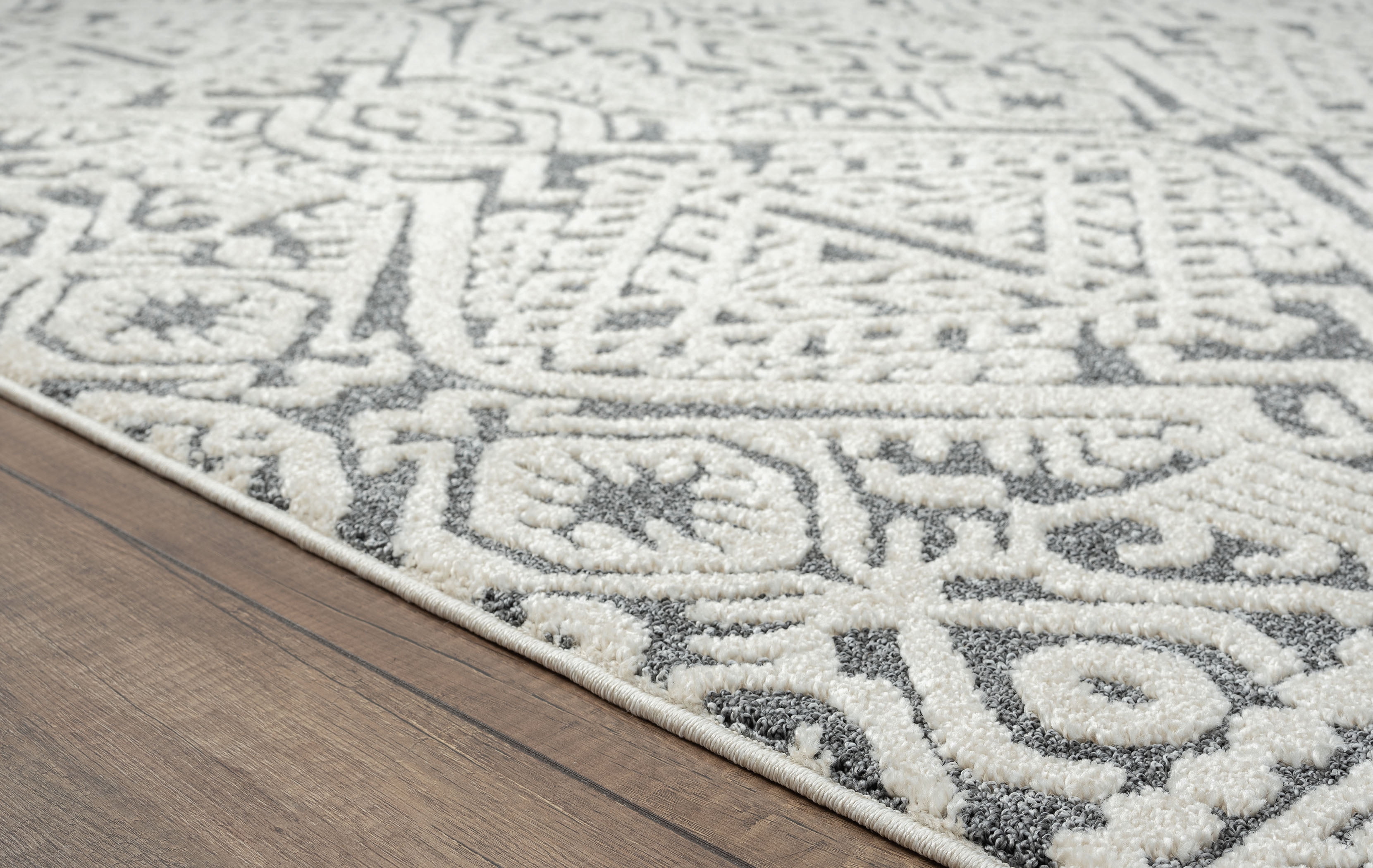 United Weavers of America Transitional/Contemporary Geometric Runner Rug, 31 in x 86 in