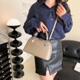 thumbnail image 5 of Bolso de mano de PU sólido con patrón de lichi de lujo ligero 2024, bolsos de hombro decorados con chapa de metal de alta calidad para mujer, 5 of 5