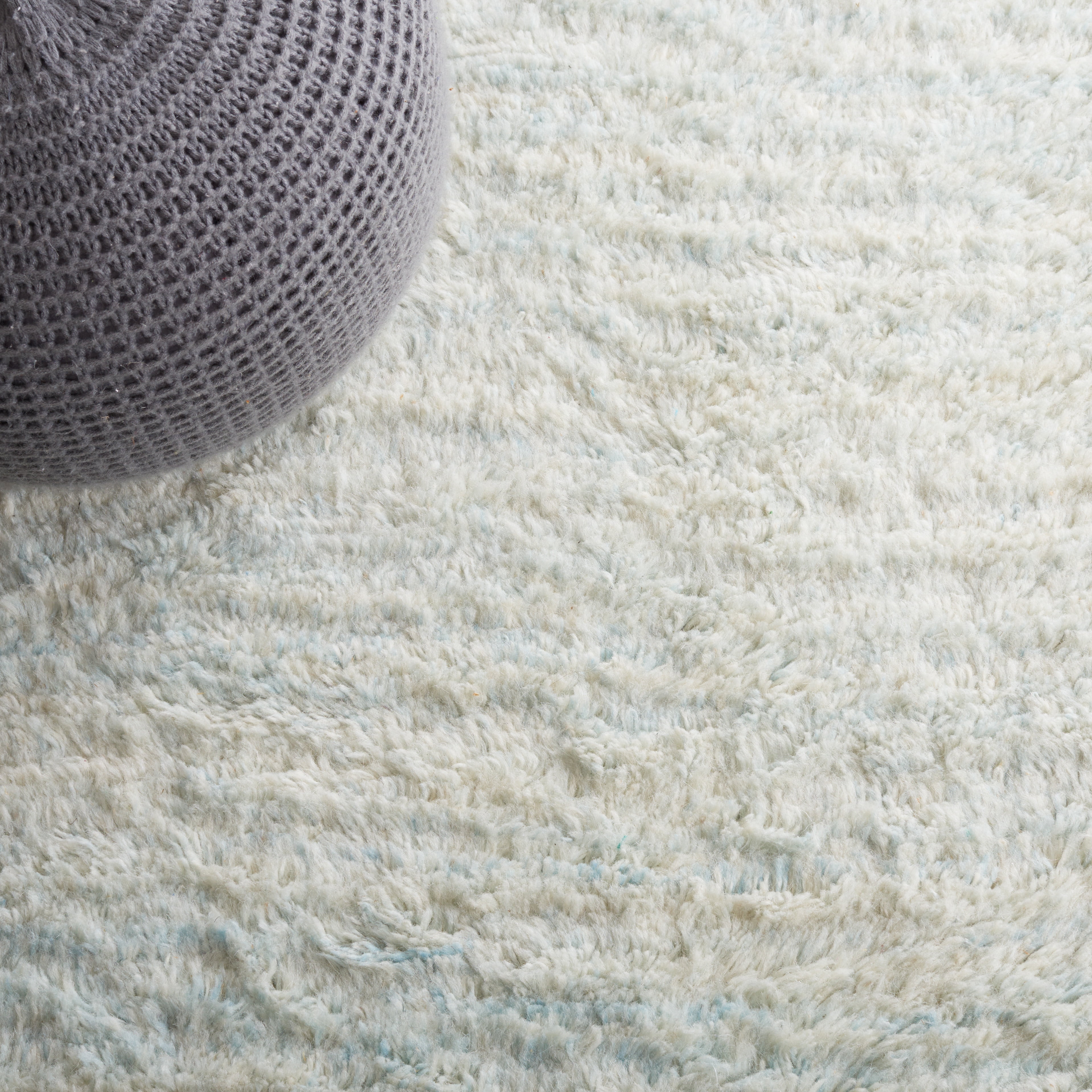 SAFAVIEH Casablanca Eugene Solid Runner Rug, Light Blue, 2'3" x 9'