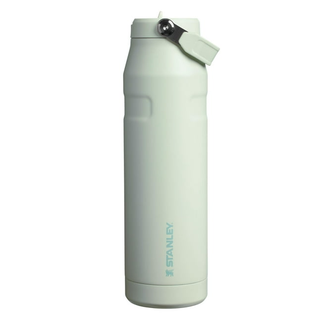 Botella de agua Stanley IceFlow Flip Straw 2.0 con aislamiento de 1,1 L