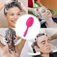 thumbnail image 2 of Cepillo masajeador del cuero cabelludo con peine desenredante de doble cara para un suave masaje de lavado del cabello. Rojo., 2 of 4