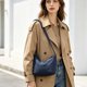 thumbnail image 4 of Bolso de mano de mujer de color liso, bolso de hombro de nailon suave | Bolso tote de gran capacidad para uso diario | Bolso cruzado de mano para el brazo, ideal para ir de compras al trabajo., 4 of 6