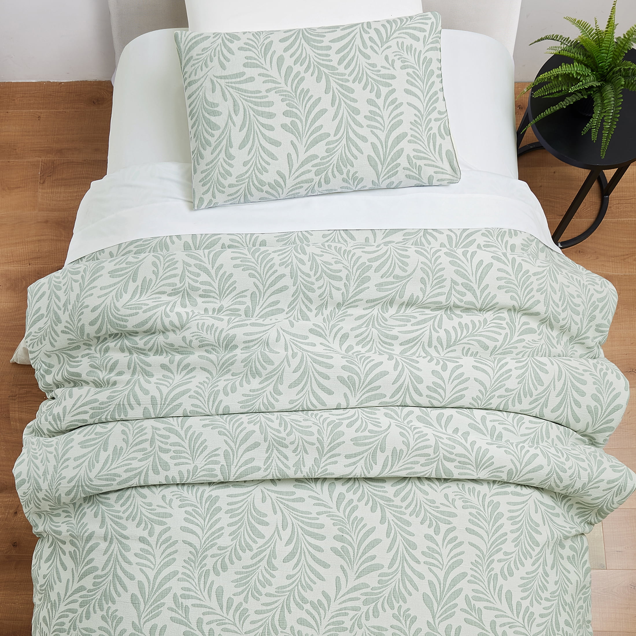 Better Homes & Gardens Botanical 2-Piece Comforter Set, Green, T/TXL, All Ages