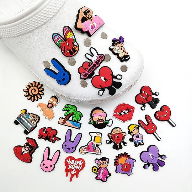 Crocs Set de 48 personaliza tus zapatos Crocs zapatos con agujeros de flores decoración hebilla de zapato de flores hebilla de decoración de cantante euroamericana Rojo Verde Cocina, Decoración y Otros