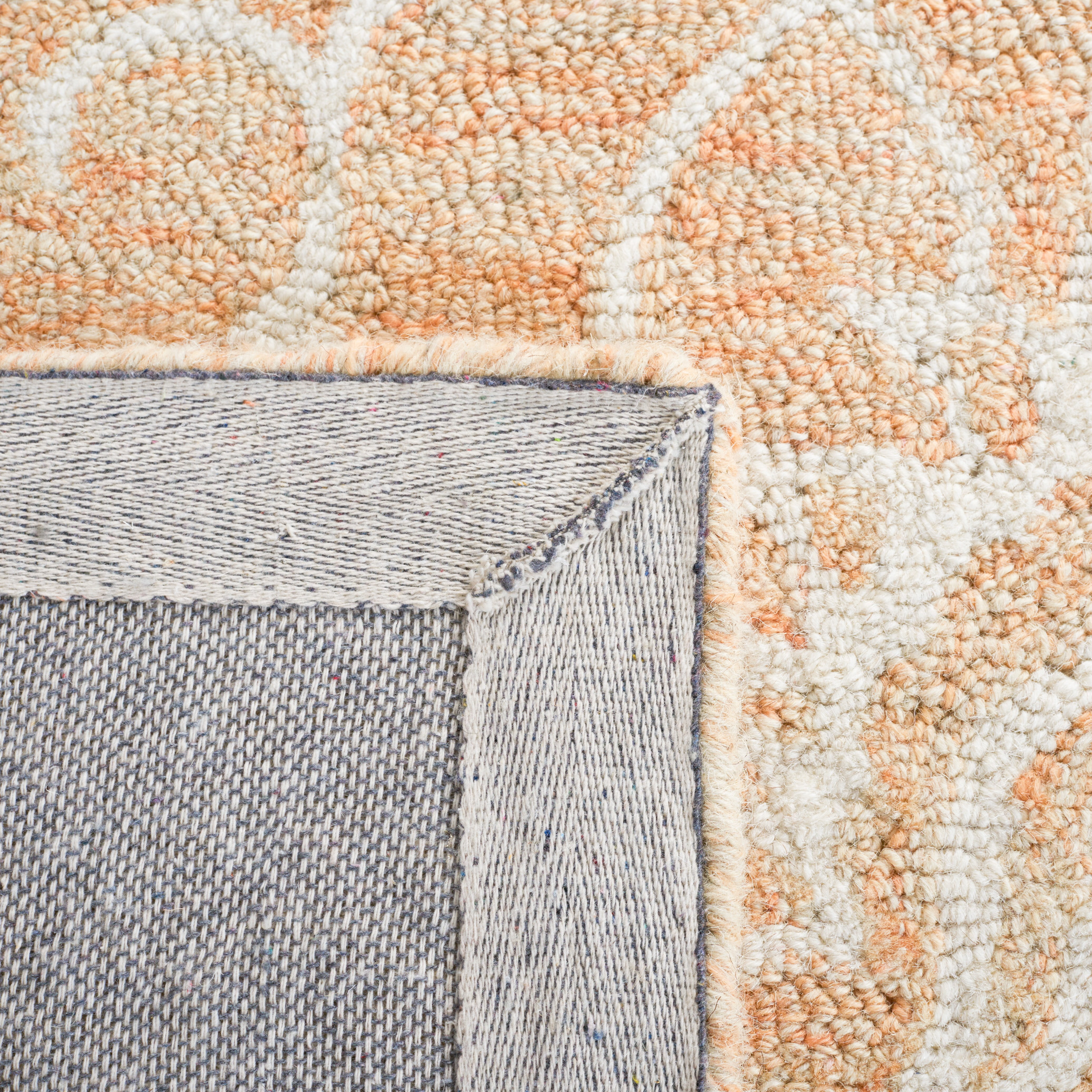 Safavieh Jardin Wilson Floral Wool Area Rug, Yellow/Ivory, 6' x 6' Round