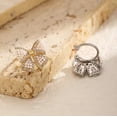 thumbnail image 5 of Arete Ear Cuff Moño Con Perlas Y Cristales, Sin Perforación, 5 of 5
