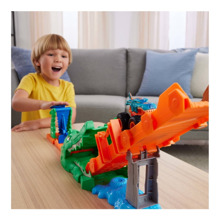 Hot Wheels Monster Trucks Crocodile Crash Challenge Playset & 1:64