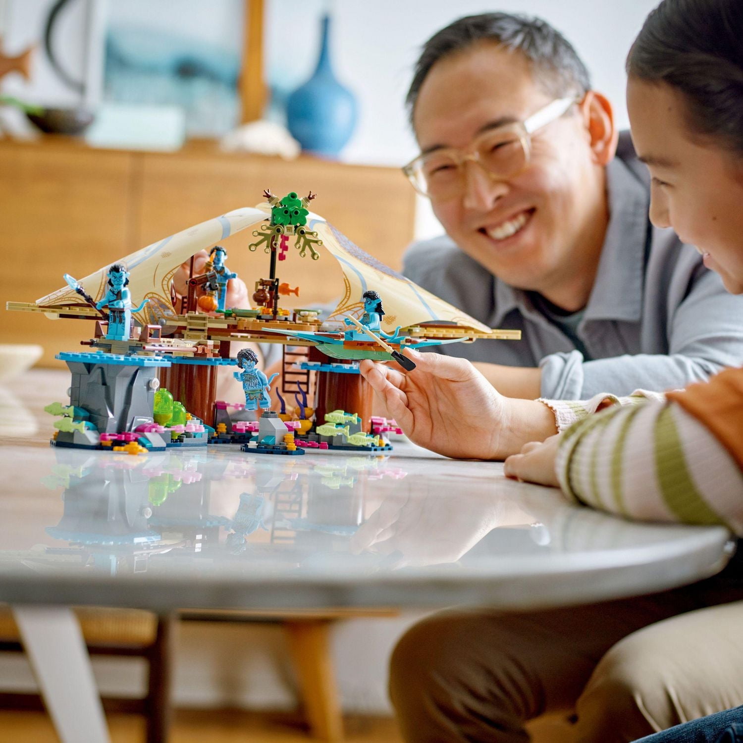 LEGO Avatar: The Way of Water Metkayina Reef Home 75578, Building Toy Set with Village, Canoe, Pandora Scenes, Neytiri and Tonowari Minifigures