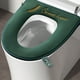 thumbnail image 1 of Adhesivo para la tapa de la tapa del asiento del váter de invierno | Anillo de asiento de inodoro de felpa suave de forro polar | Encaja en inodoros pequeños | Antideslizante, lavable, reutilizable, 1 of 6