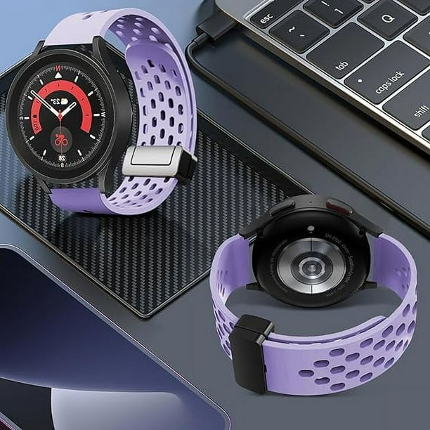 Magnetic clearance buckle watch