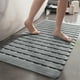 thumbnail image 5 of Alfombra antideslizante para baño, tapete de ducha, baño antideslizante, tapete de succión para ducha, tapete de pie impermeable con cuadrícula - Gris, 5 of 6