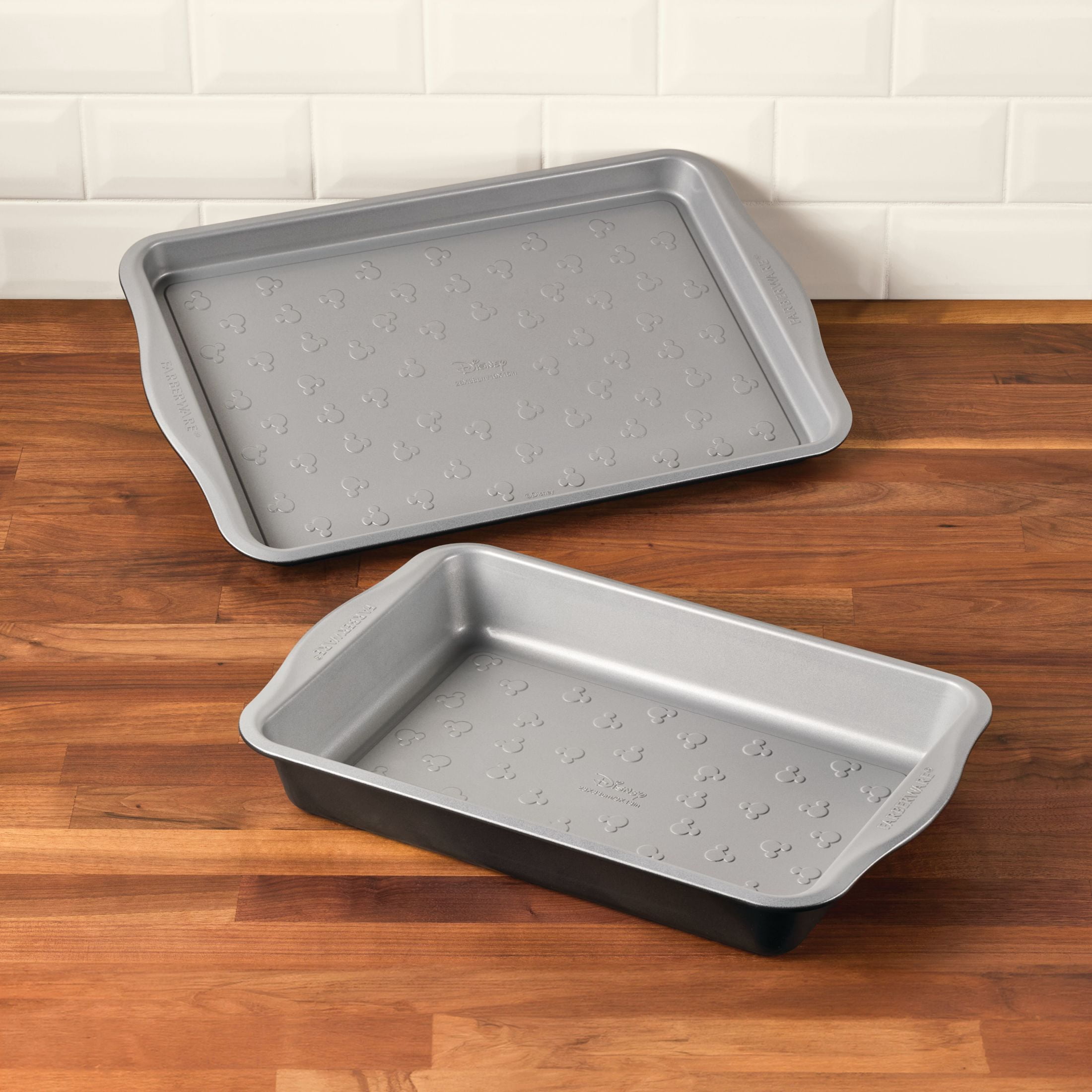 Farberware Disney Bake with Mickey Mouse 2-Piece Bakeware Set, Black