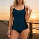 thumbnail image 2 of Conjunto de Bikini de Cintura Alta para las Mujeres Color Sólido Correa sin Espalda Dos Piezas, Bloque de Color Fuera Del Hombro Tanjini Traje de Baño, 2 of 7