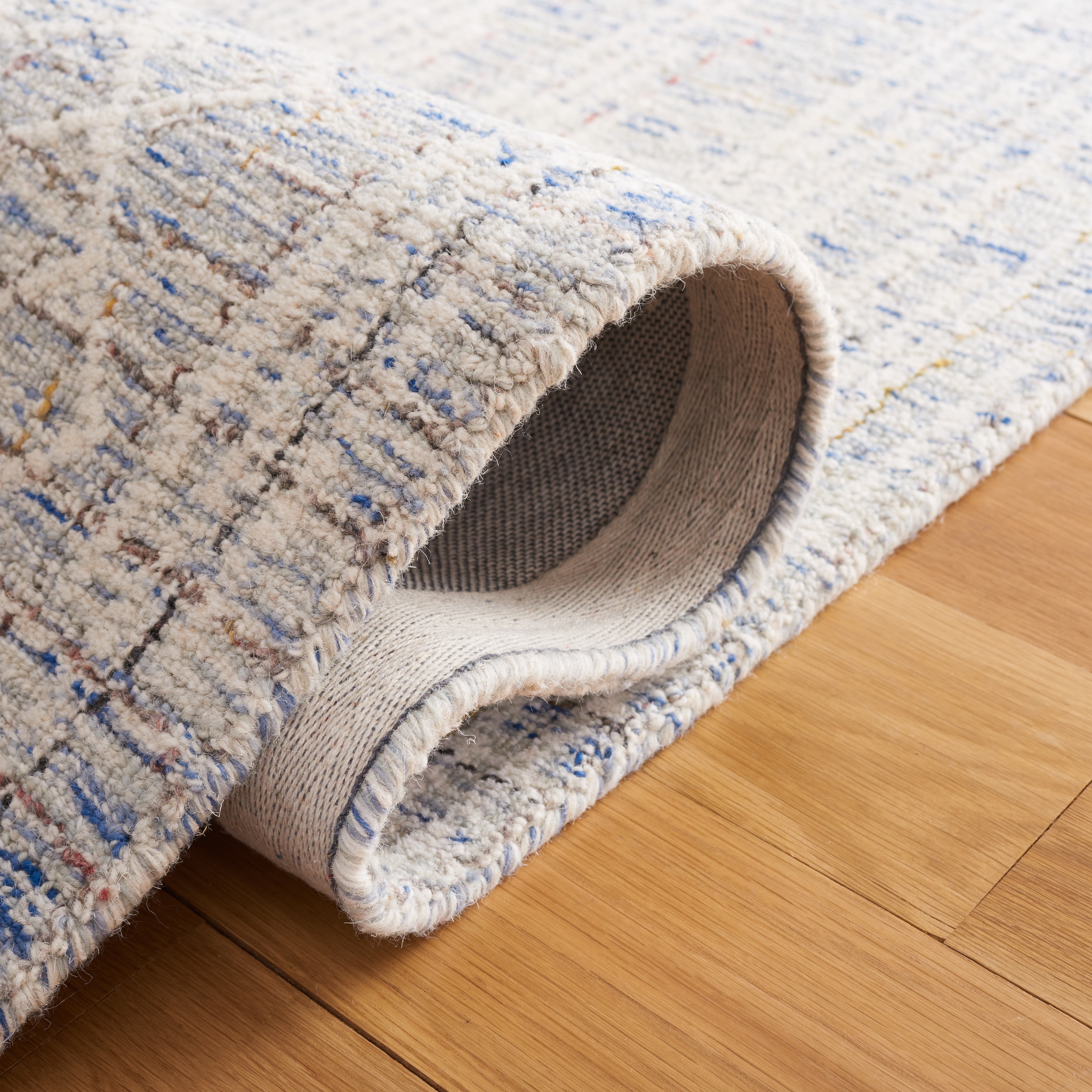 SAFAVIEH Metro Issam Diamond Area Rug, Blue/Ivory, 3' x 5'